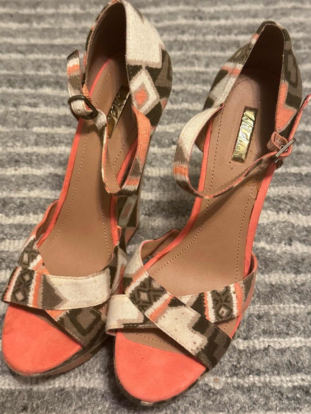 Wild Pair Aztec Pattern Wedges - 8M - Worn
